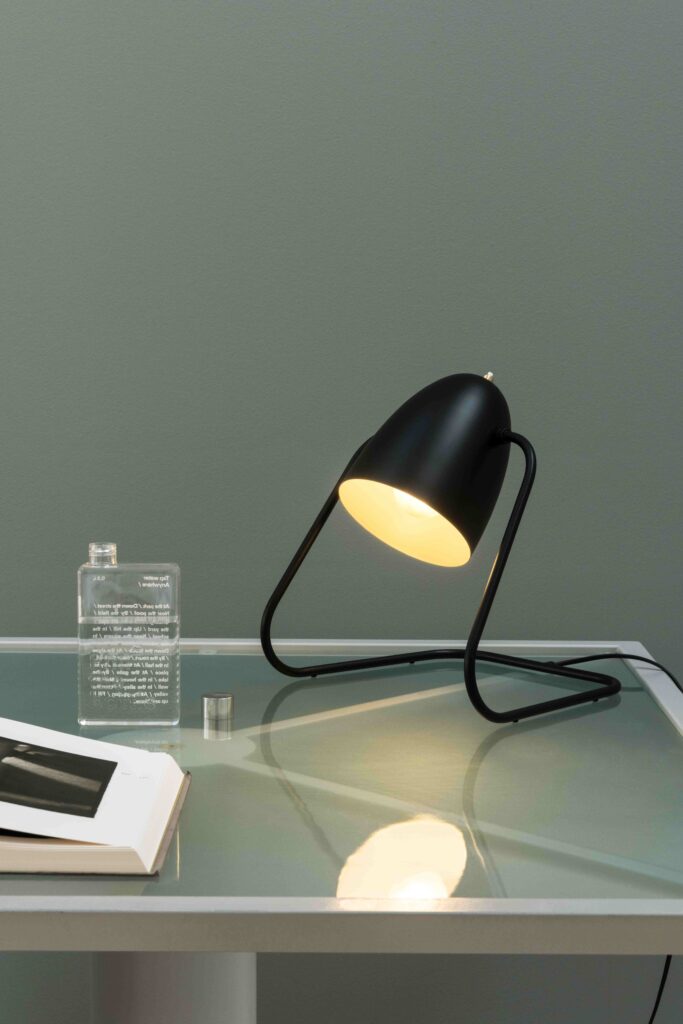 lampe a poser metal design haut de gamme m3 table noire